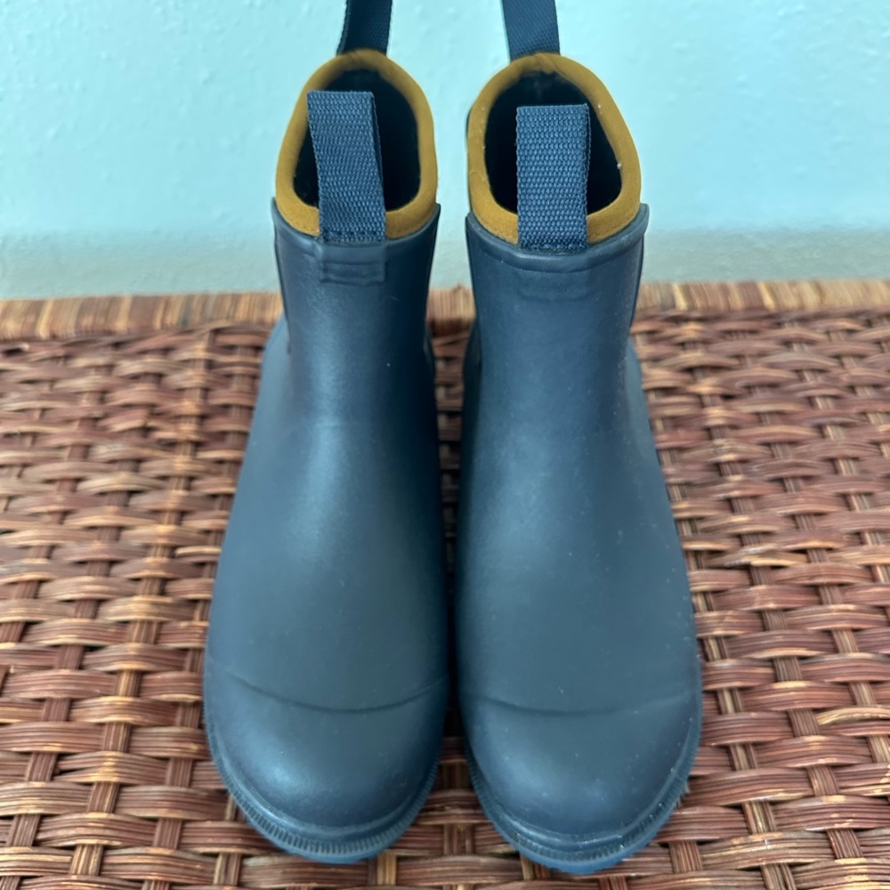 Merry People navy and tan boots